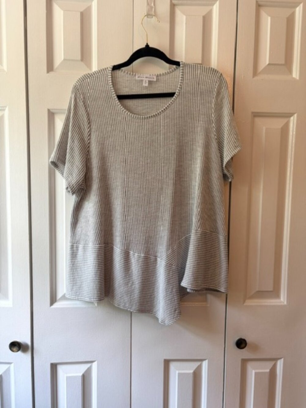 Star Vixen 3X Gray White Striped Tunic Top Pocket Plus Size Short Sleeve